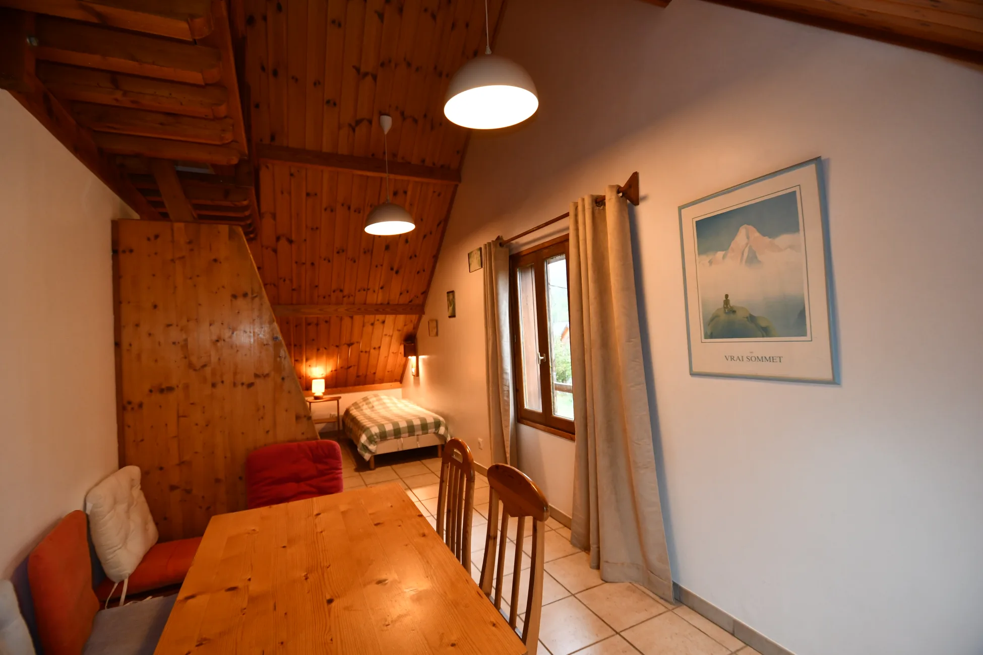 La chambre "les Montagnards" avec ses divers recoins c'est la chambre des jeunes.